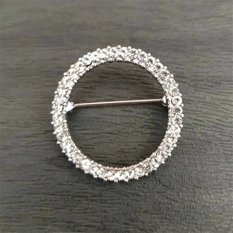 Broche en strass avec cercle creux tendance, pour châle, foulard, broche en cristal, cadeau pour femme, accessoires, vente en gros