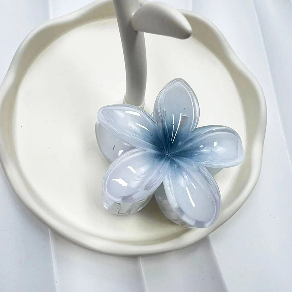 Gradient Frangipani Hair Clip 1PC Plumeria Hairpin Ins Style Ponytail Holder Barrette Sweet Shark Claws Party Hair Accessories