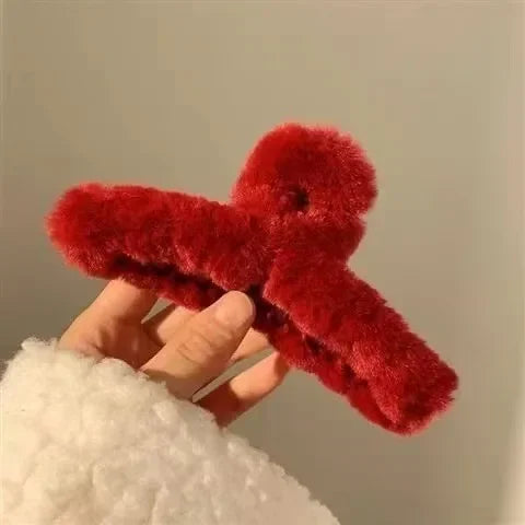 Women Hair Claw Winter Faux Fur Hair Clip Elegant Acrylic Crab Barrette Hairpin Girl-Hair Accessor Furry Headwear Hair Claw Clip