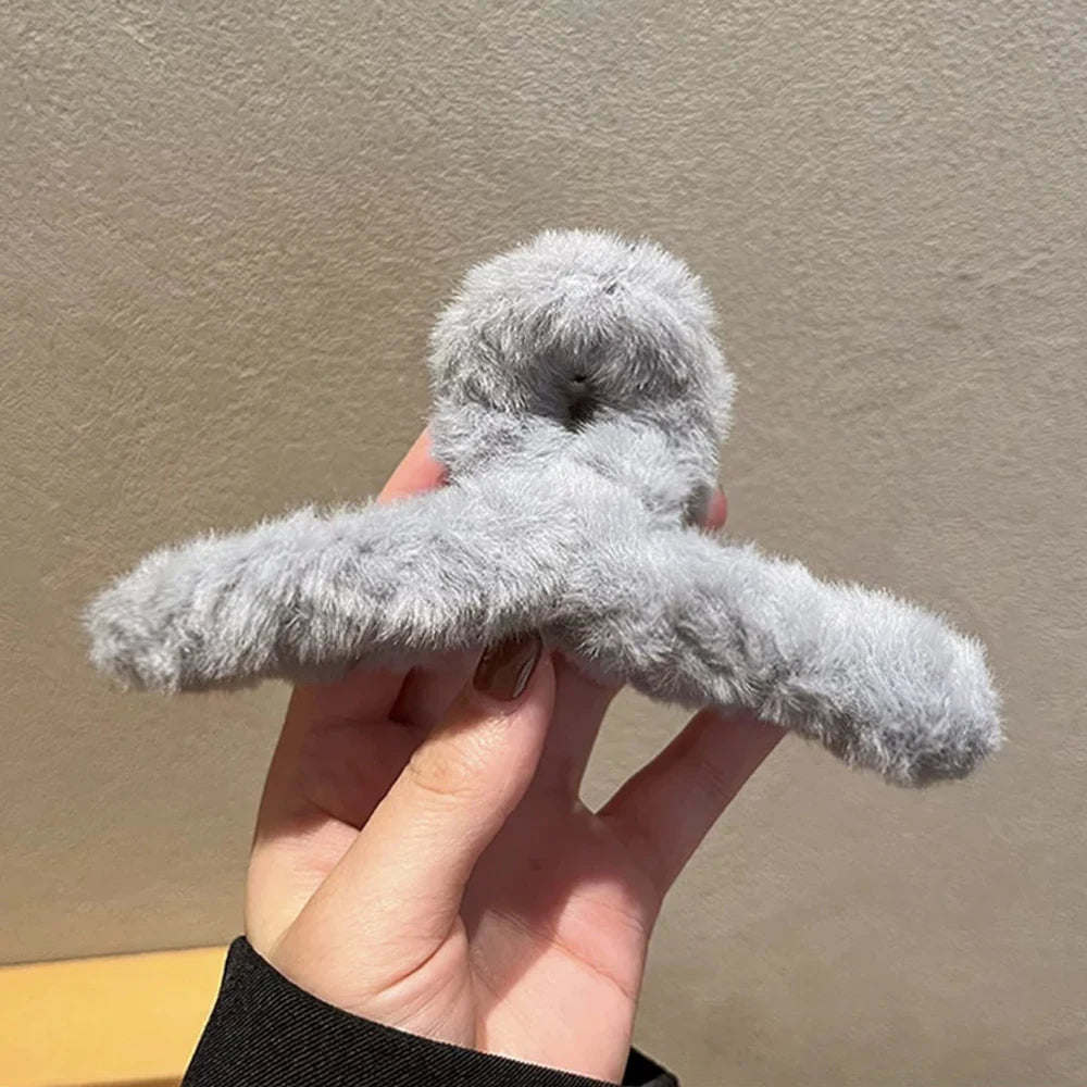 Winter Faux Fur Hair Claw for Women Elegant Acrylic Crab Barrette Hairpin Girl-Hair Accessories Furry Headwear Hair Claw Clip