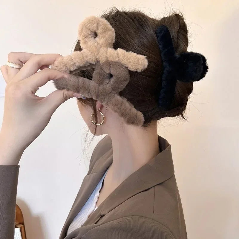Pince à cheveux en fausse fourrure pour femme, élégante barrette en acrylique en forme de crabe, accessoire pour cheveux, couvre-chef en fourrure
