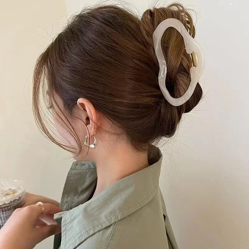 Elegant Clouds Hollow Out Hair Claws Clip Women Girls Jelly Acrylic Hair Clamps Plastic Hairpins Barrettes Hair Accessories