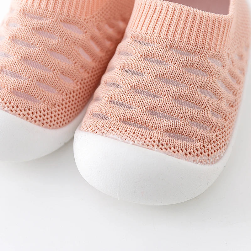 Chaussures de printemps populaires pour bébés, maille tricotée, respirantes, pour filles et garçons de 0 à 3 ans, baskets décontractées à enfiler, antidérapantes, pour tout-petits, pré-marcheurs