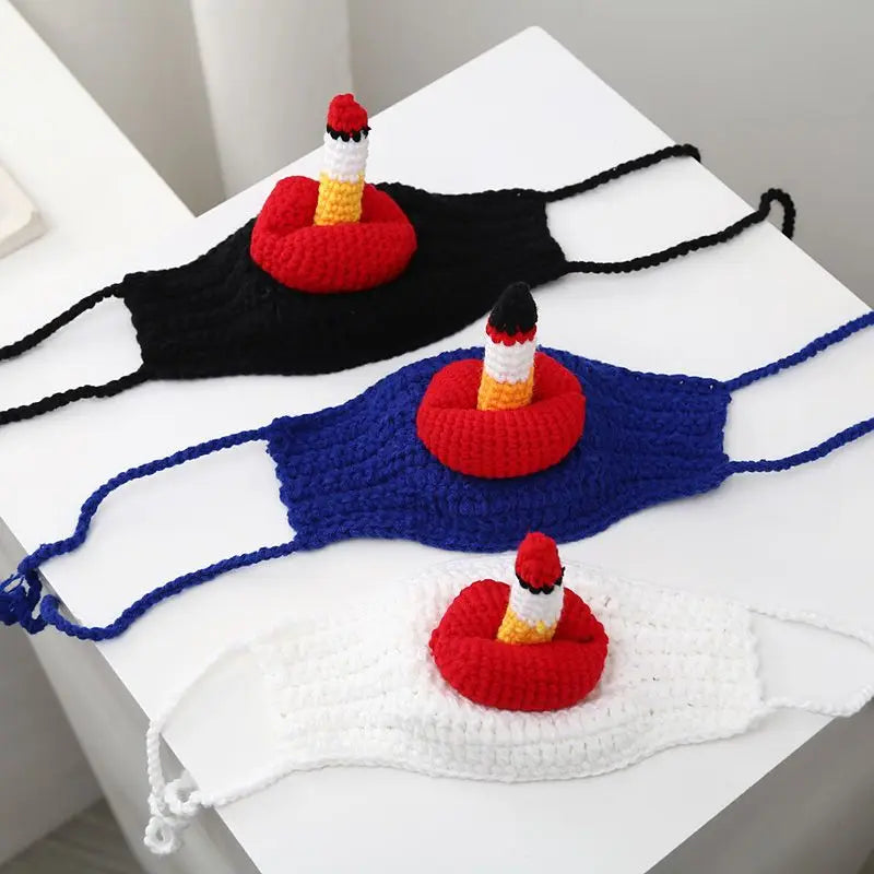 Taquin, drôle, grande bouche, lèvres rouges, drôle, fumer, tricot, tricot chaud, masque buccal en saucisse tissé à la main