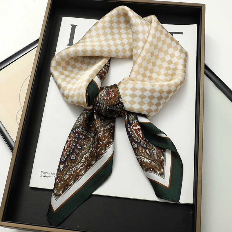 Neues Satin-Schal-Design mit wildem Leopardenmuster, quadratische Seidenschals für Damen, Wickeltuch, Kopftuch, Strandhaarband, Damen-Bandana