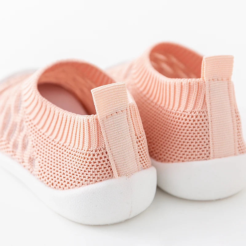 Chaussures de printemps populaires pour bébés, maille tricotée, respirantes, pour filles et garçons de 0 à 3 ans, baskets décontractées à enfiler, antidérapantes, pour tout-petits, pré-marcheurs