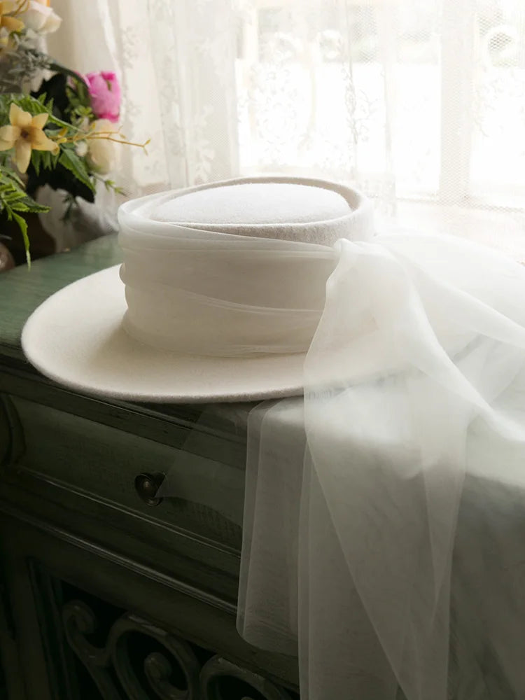 Haut-de-forme français rétro élégant haut de gamme avec coiffe en laine blanche haut-de-forme photographie de voyage H chapeau de mariage