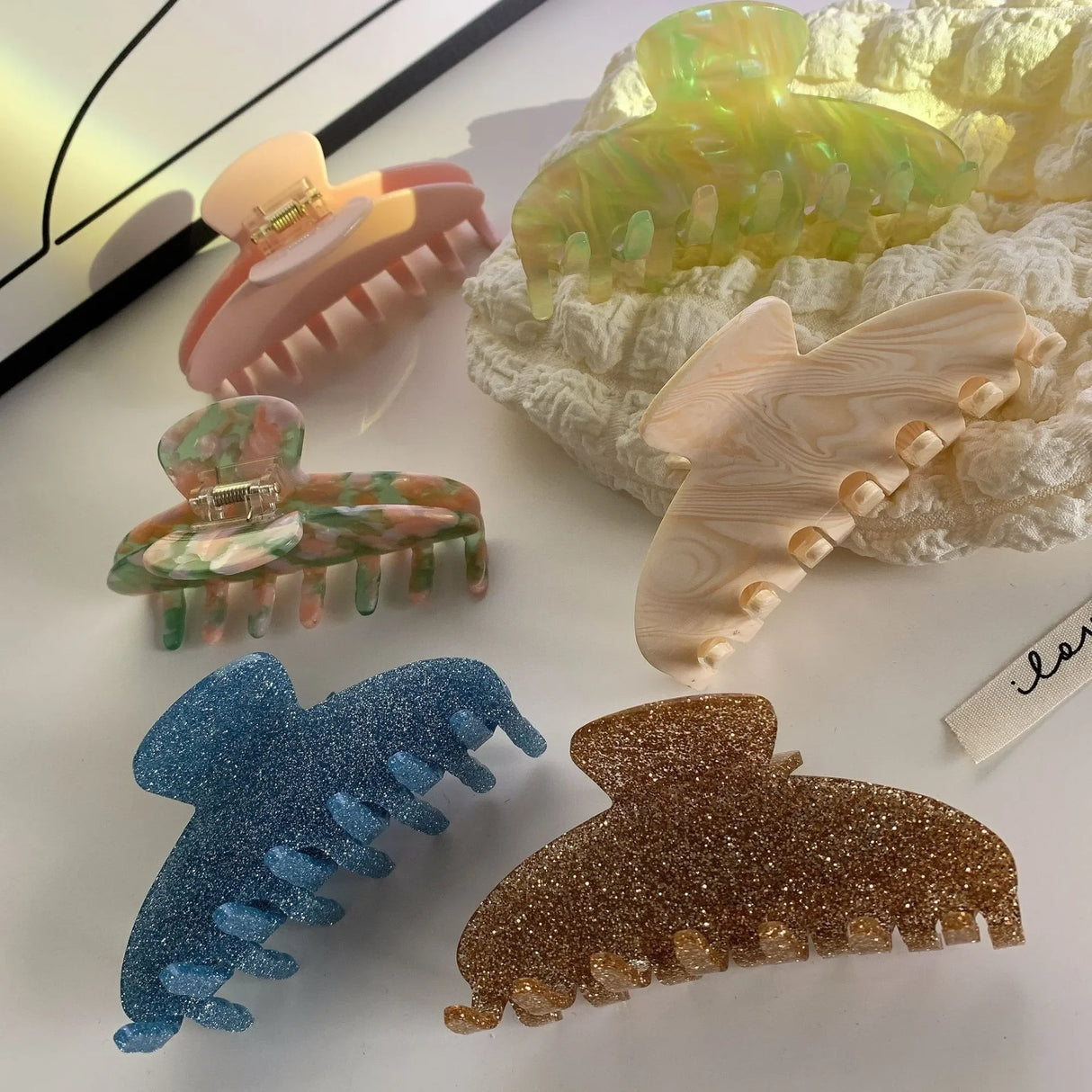 YHJ Vintage Glitter Hair Clip Acetate Claw Clip Bath Barrette Summer Crab Hair Clip Trendy Hair Clips Hair Accessories for Wome