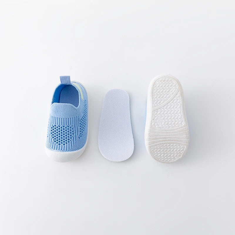 Chaussures de printemps populaires pour bébés, maille tricotée, respirantes, pour filles et garçons de 0 à 3 ans, baskets décontractées à enfiler, antidérapantes, pour tout-petits, pré-marcheurs