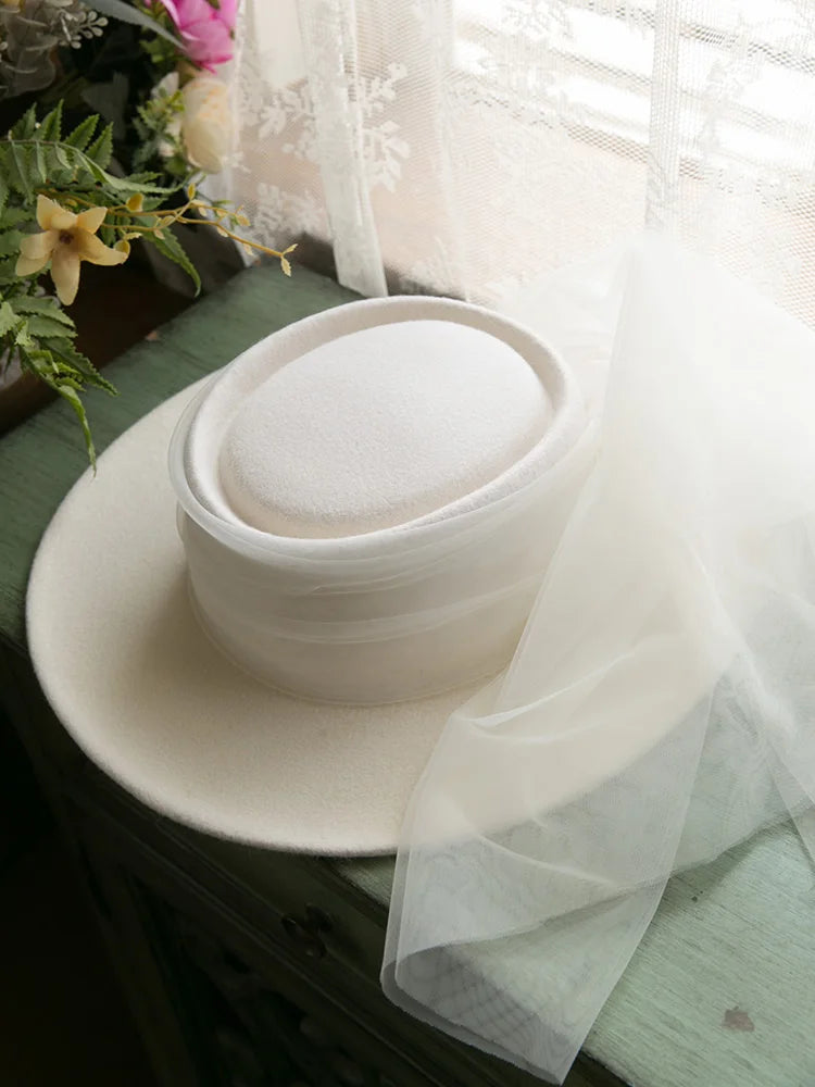 Haut-de-forme français rétro élégant haut de gamme avec coiffe en laine blanche haut-de-forme photographie de voyage H chapeau de mariage