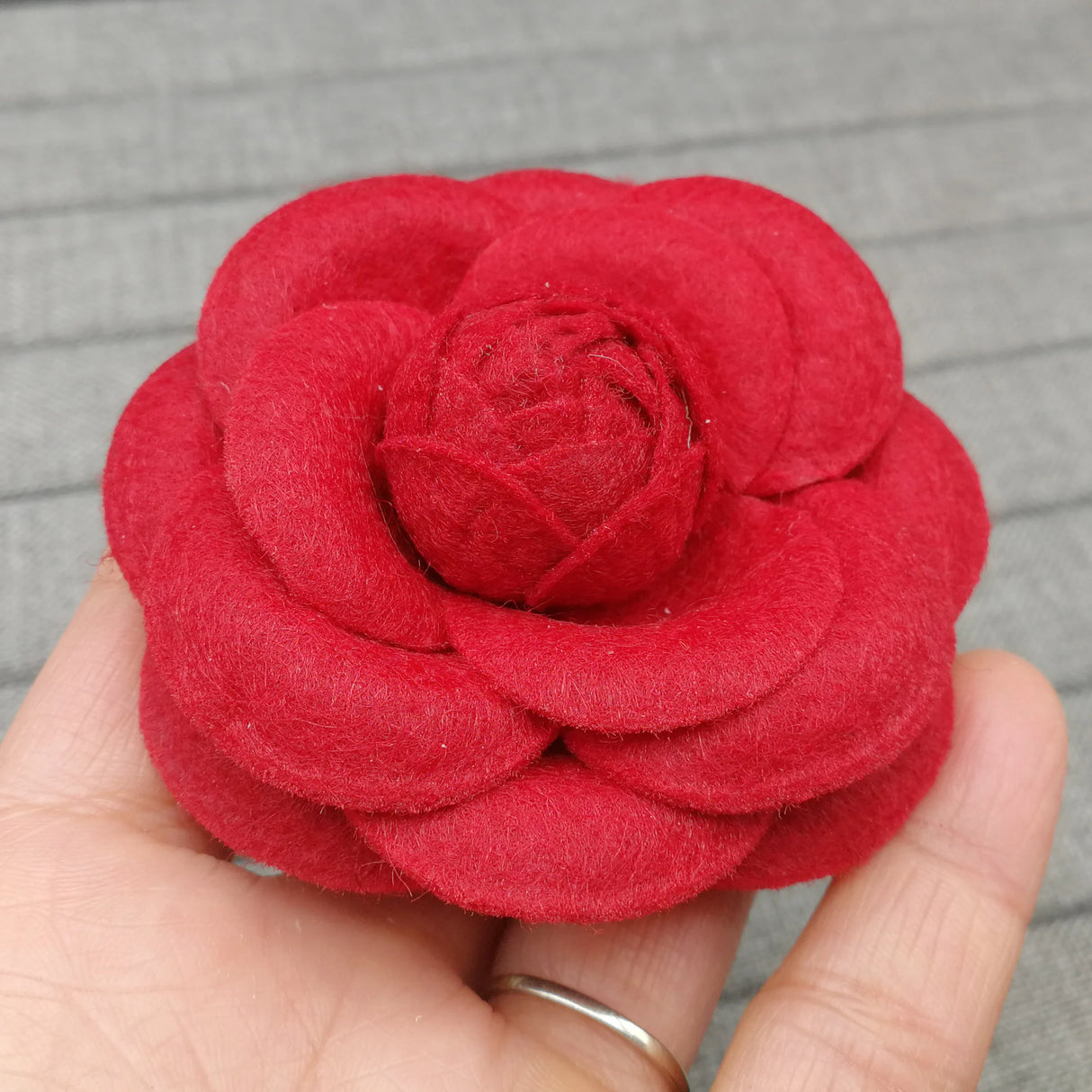 Luxury Big Brooches for Woman Scarves Buckle Pin Cloth Art Fabric Flower Brooch Fashion Clothing Jewelry Accessories Girls Gifts