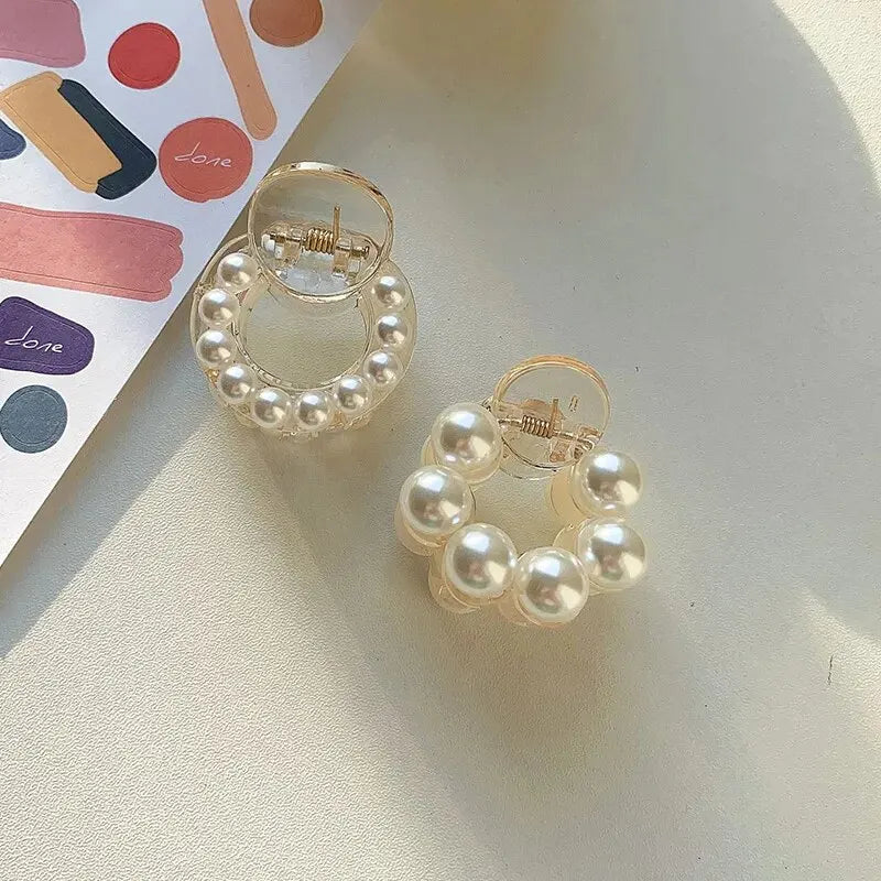 Pinces à cheveux rondes en perles pour femmes et filles, barrettes chics, épingles à cheveux en forme de crabe blanc, accessoires de coiffure tendance
