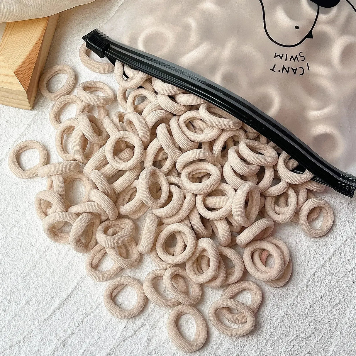LOVEKIKI 50 bandas elásticas para el cabello, accesorios para el cabello para niñas, mini diademas de nailon coloridas, soporte para coletas, adornos para el cabello