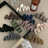 2023 New Trendy Curve Matt Hair Claw Clip Large Shark Crab Hair Clips Women Hair Accessories INS Female Back of Head Hairpin