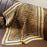 2023 Seidenschal 70x70cm LuxusmarkeDesigner Haar Leopardenmuster Taschentuch Hijab Schal Frauen Bandana Foulard Schalldämpfer Wrap