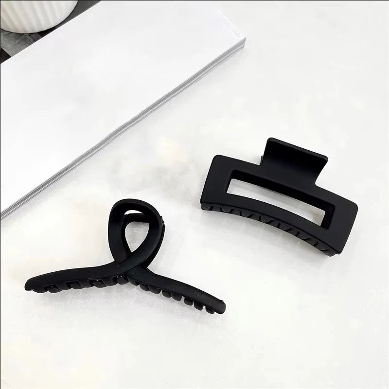 Pinces à cheveux carrées noires en acrylique pour femmes, grandes pinces à cheveux géométriques mates et givrées, style requin, minimalistes, pour le quotidien