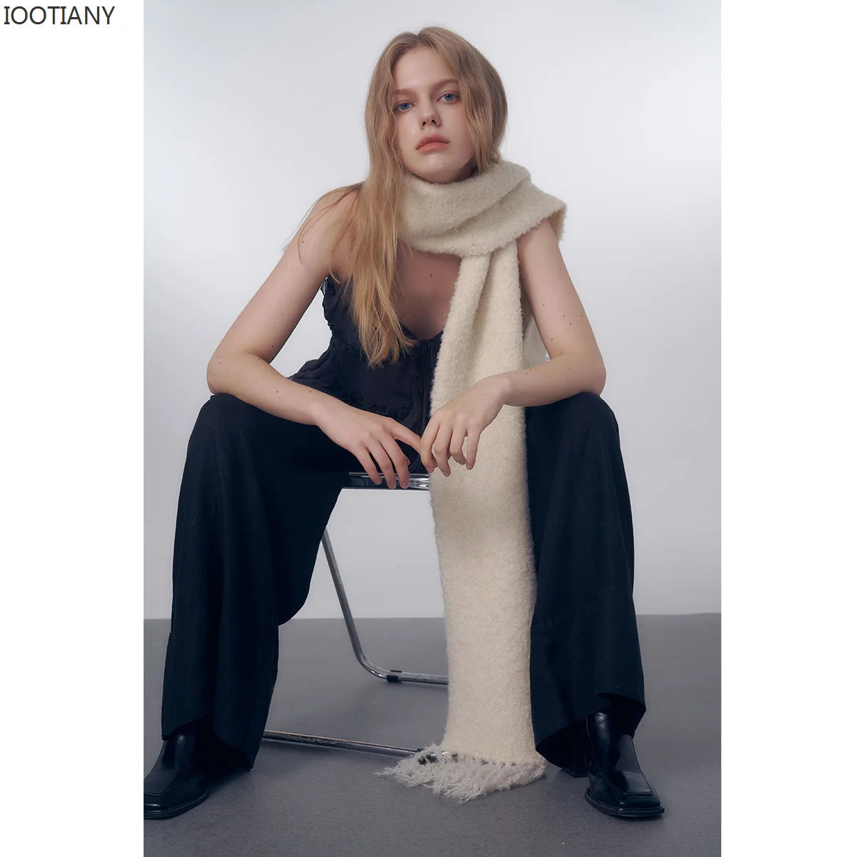 IOOTIANY Nouvelle écharpe chaude d'hiver en laine mélangée en fil circulaire tricoté pour femme, couleur unie, châle minimaliste