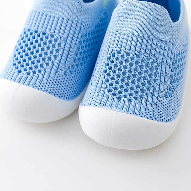Chaussures de printemps populaires pour bébés, maille tricotée, respirantes, pour filles et garçons de 0 à 3 ans, baskets décontractées à enfiler, antidérapantes, pour tout-petits, pré-marcheurs