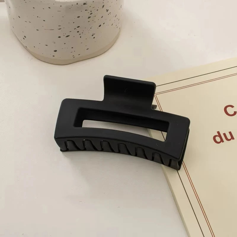 Pinces à cheveux carrées noires en acrylique pour femmes, grandes pinces à cheveux géométriques mates et givrées, style requin, minimalistes, pour le quotidien