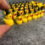 5/10 Stück Mini-Halloween-Hexenhut-Enten-Miniaturen aus Kunstharz, kleines Feengarten-Ornament, Mikro-Landschaft, DIY-Basteldekoration