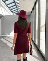 Robe courte élégante en tricot Trendix pour femme, coupe slim, taille haute, manches courtes, côtelée, idéale pour les vacances