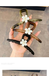 Fashion Flower Clamping Clip for Women Large Premium Sense Clip for Headwear Hairpin Temperament Back Spoon Pan Hair Shark Clip