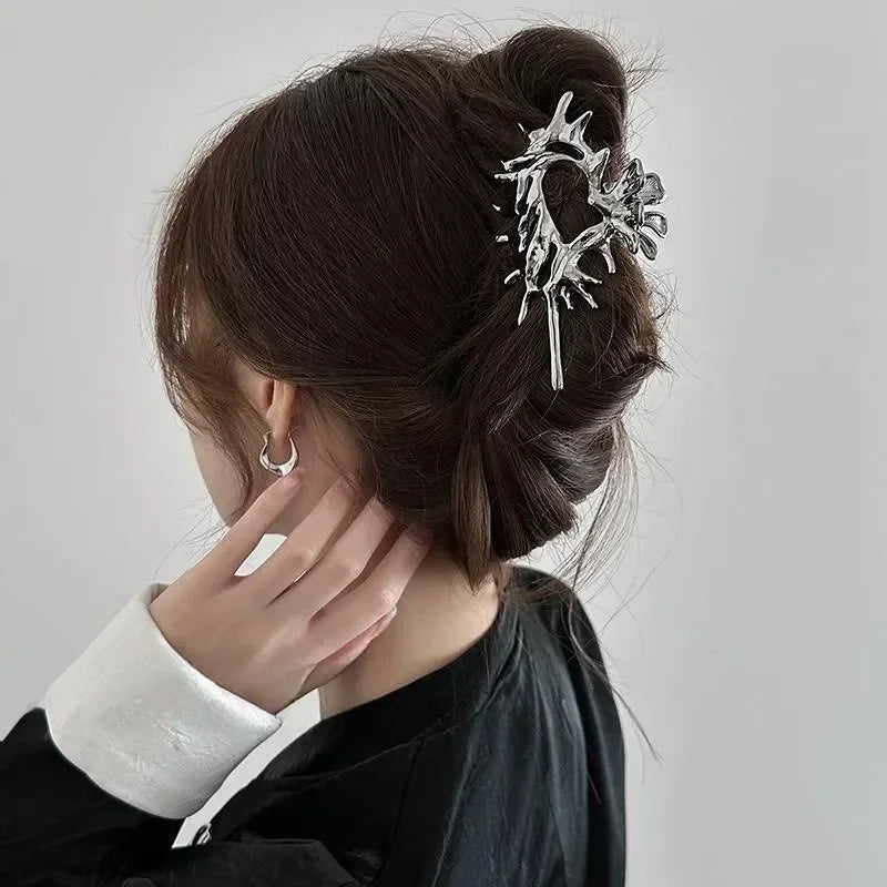 Creativity Unique Colorful Alien Metal Conch Hair Claws for Women Girl Y2K Hollow Headwear Shell Crab Hair Clip Hair Accessories