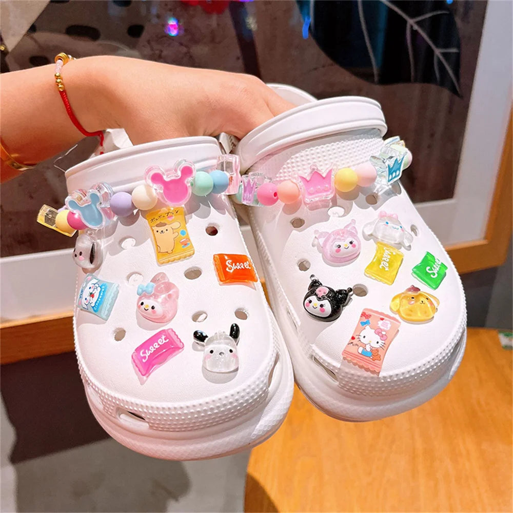 New Sanrio Kuromi LED Shoes Accessories Cartoon Peripheral Cinnamoroll Melody Pompompurin Charm Buckle Charms Kids Gift