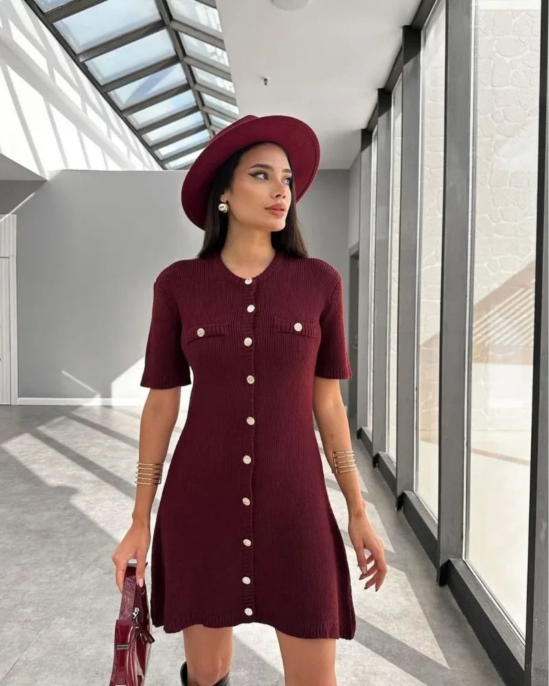 Robe courte élégante en tricot Trendix pour femme, coupe slim, taille haute, manches courtes, côtelée, idéale pour les vacances