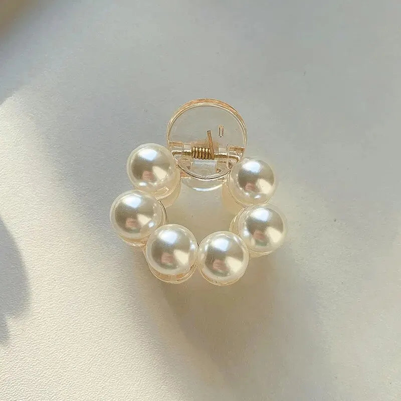 Pinces à cheveux rondes en perles pour femmes et filles, barrettes chics, épingles à cheveux en forme de crabe blanc, accessoires de coiffure tendance