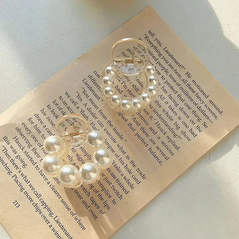 Pinces à cheveux rondes en perles pour femmes et filles, barrettes chics, épingles à cheveux en forme de crabe blanc, accessoires de coiffure tendance