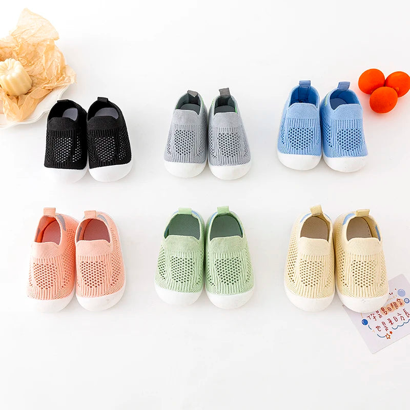 Chaussures de printemps populaires pour bébés, maille tricotée, respirantes, pour filles et garçons de 0 à 3 ans, baskets décontractées à enfiler, antidérapantes, pour tout-petits, pré-marcheurs