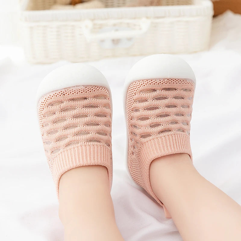 Chaussures de printemps populaires pour bébés, maille tricotée, respirantes, pour filles et garçons de 0 à 3 ans, baskets décontractées à enfiler, antidérapantes, pour tout-petits, pré-marcheurs