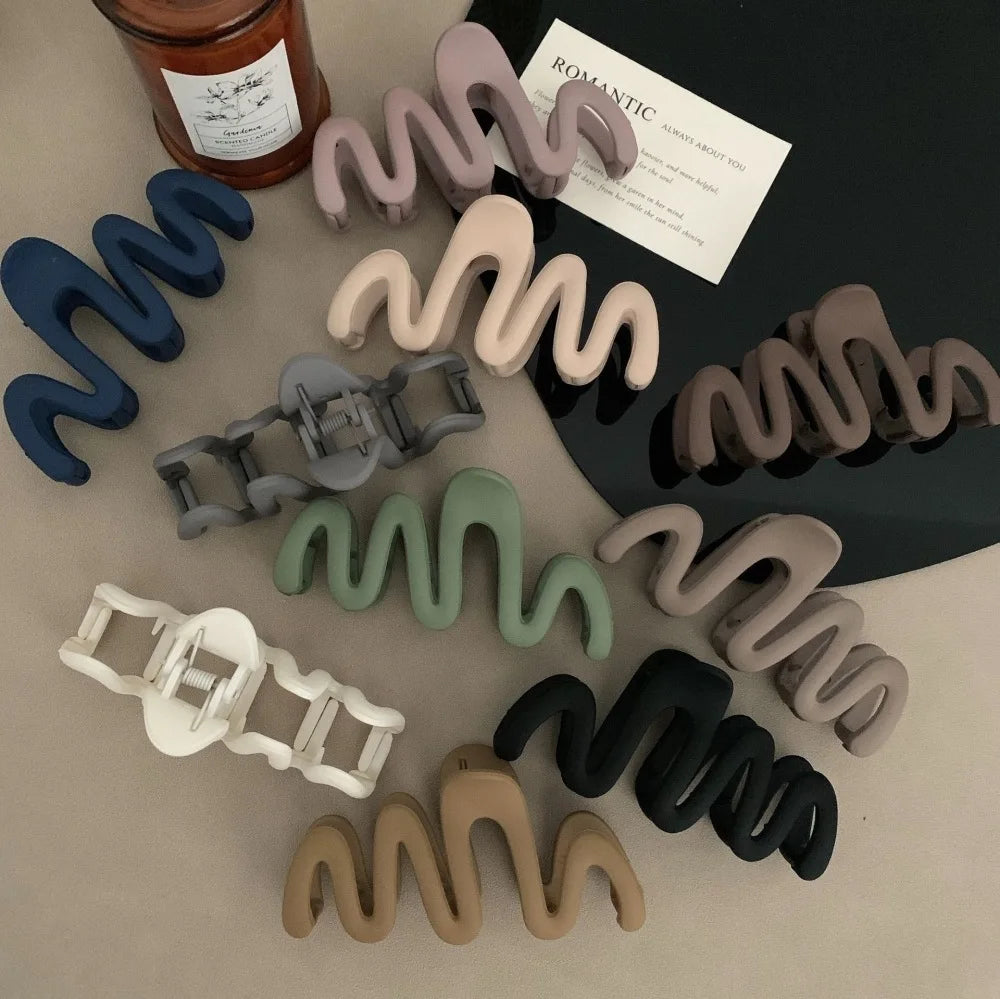 2023 New Trendy Curve Matt Hair Claw Clip Large Shark Crab Hair Clips Women Hair Accessories INS Female Back of Head Hairpin