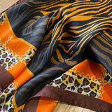 Neues Satin-Schal-Design mit wildem Leopardenmuster, quadratische Seidenschals für Damen, Wickeltuch, Kopftuch, Strandhaarband, Damen-Bandana