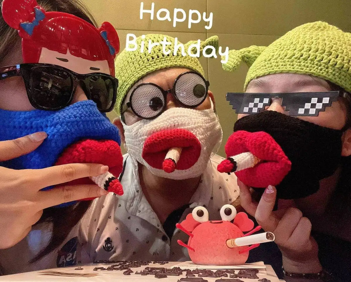Teasing, funny, big mouth, red lips, funny, smoking, knitting, warm knitting, hand woven sausage mouth mask