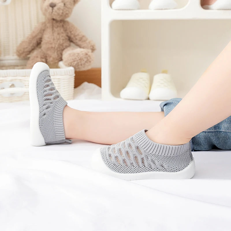 Chaussures de printemps populaires pour bébés, maille tricotée, respirantes, pour filles et garçons de 0 à 3 ans, baskets décontractées à enfiler, antidérapantes, pour tout-petits, pré-marcheurs