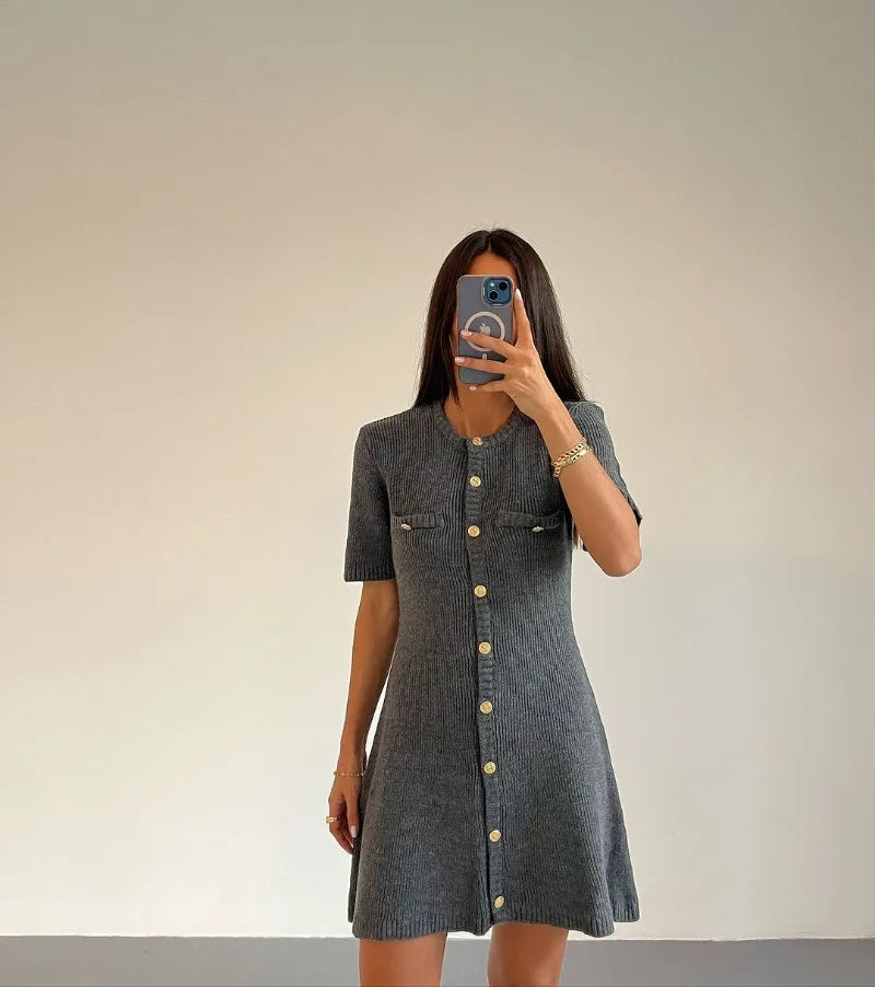 Robe courte élégante en tricot Trendix pour femme, coupe slim, taille haute, manches courtes, côtelée, idéale pour les vacances