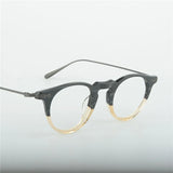 Japanese fashion eyeglass frame with circular frames made of pure titanium for both men and women