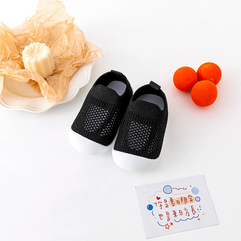 Chaussures de printemps populaires pour bébés, maille tricotée, respirantes, pour filles et garçons de 0 à 3 ans, baskets décontractées à enfiler, antidérapantes, pour tout-petits, pré-marcheurs