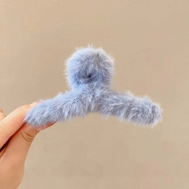 Winter Faux Fur Hair Claw for Women Elegant Acrylic Crab Barrette Hairpin Girl-Hair Accessories Furry Headwear Hair Claw Clip