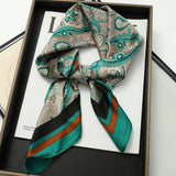 Neues Satin-Schal-Design mit wildem Leopardenmuster, quadratische Seidenschals für Damen, Wickeltuch, Kopftuch, Strandhaarband, Damen-Bandana