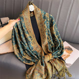 2024 nouvelle conception de couverture à pompon en cachemire épais nouveau châle chaud d'hiver enveloppé écharpe en cachemire écharpe pour femme châle