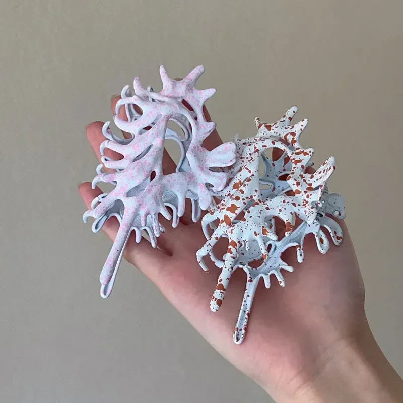 Creativity Unique Colorful Alien Metal Conch Hair Claws for Women Girl Y2K Hollow Headwear Shell Crab Hair Clip Hair Accessories