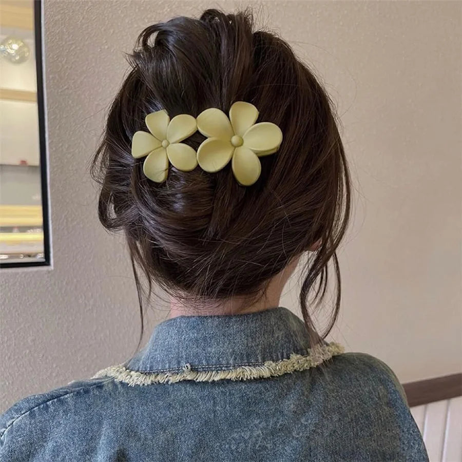 4Pcs Flower Hair Clips Fashion Matte Black Floral Hairpins Hair Claw Clips Non-Slip Hair Clamps Grab Elegant Hair Accessories